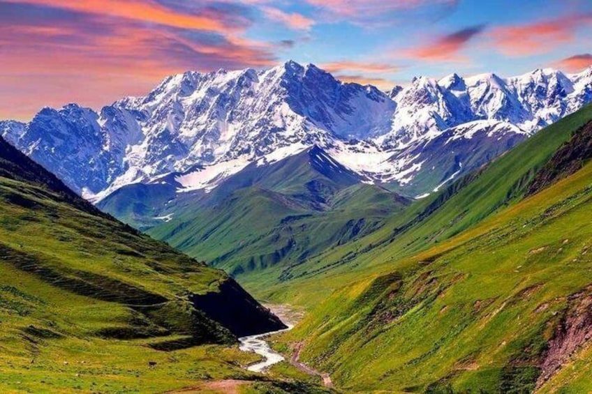 Kazbegi 1 Day Group Tour with Mountain Honey Tasting from Tbilisi 3