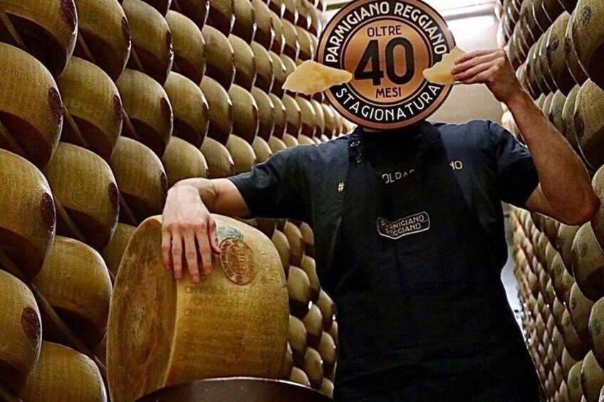 Guided tour of the cheese factory and tasting of Parmigiano Reggiano 4