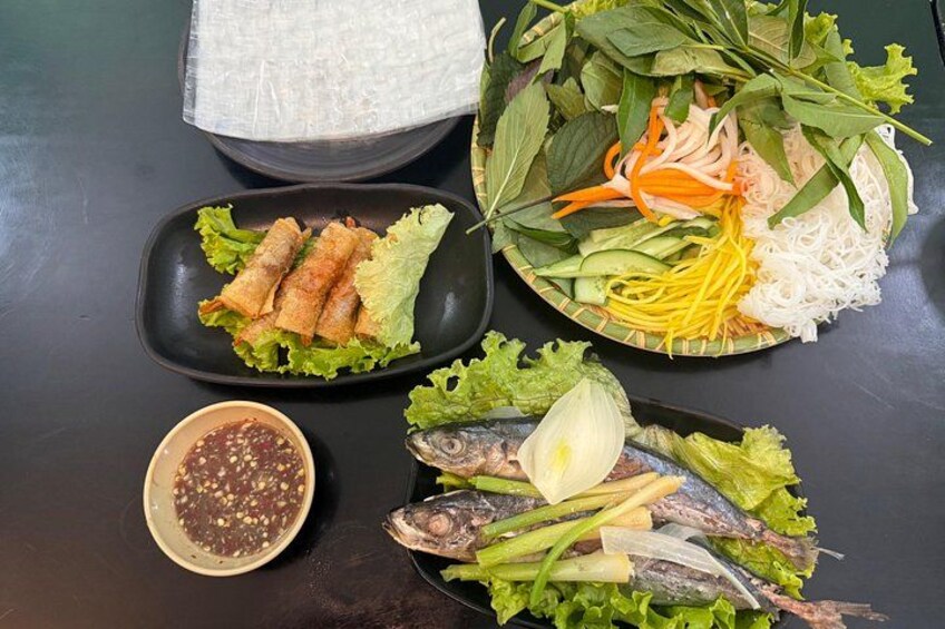 Ho Chi Minh Night Party Street Food Private Tour With Bar, Dance 3