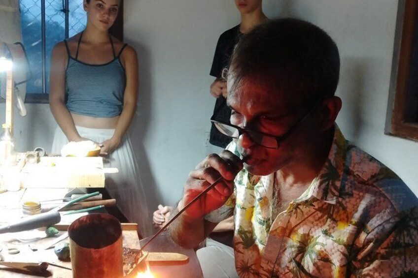 Unawatuna/Talpe Traditional Jewelry Making Activity 2