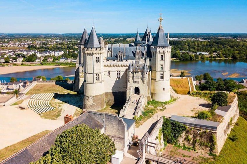 Hello Saumur: Private 2-Hour Intro City Walk with Local Guide 1