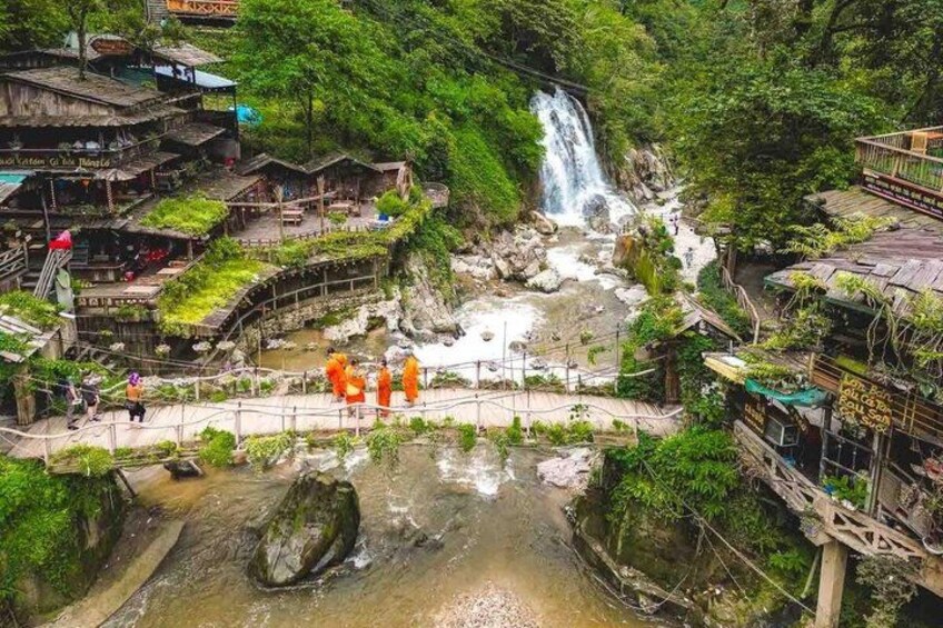 Sapa Cat Cat Village Hot Pot and Market Experience 4