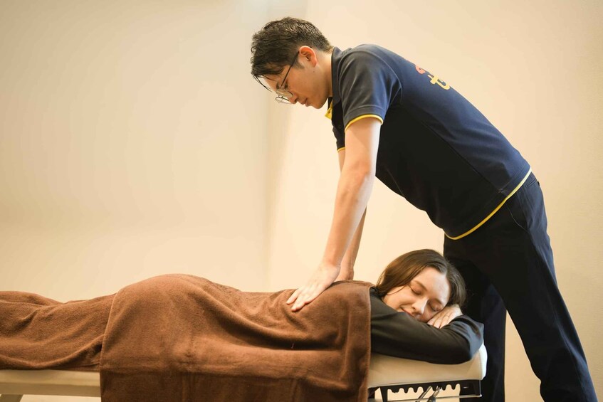 Picture 2 for Activity Tokyo: Japanese-Style Deep Tissue Massage & Tea Experience 4