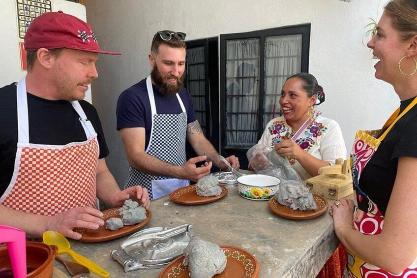 Hidden Kitchen : The Market Challenge in Guadalajara with Noemi 1