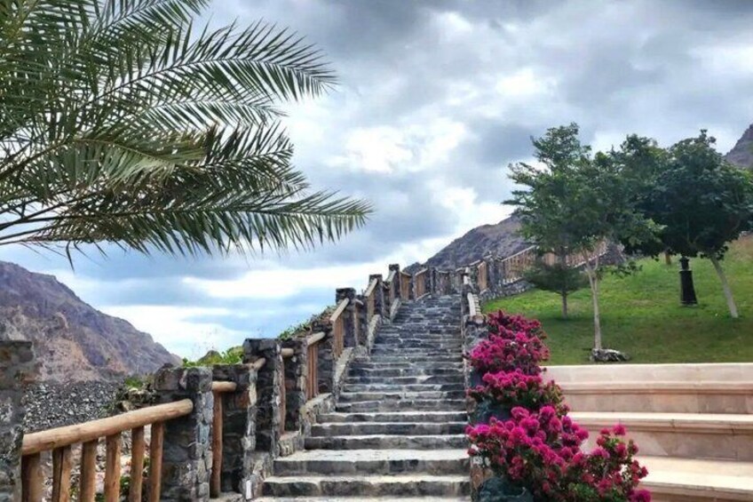 Khorfakkan Tour Waterfall and Scenic Mountain Drive 4