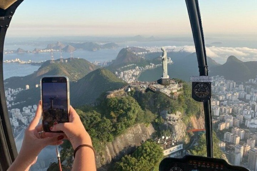 Rio de Janeiro: 25 Min Helicopter Tour Christ the Redeemer 1