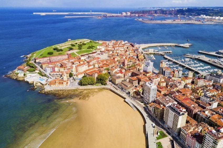 Gijón Private 2 Hour Intro City Walk with Local Guide 1