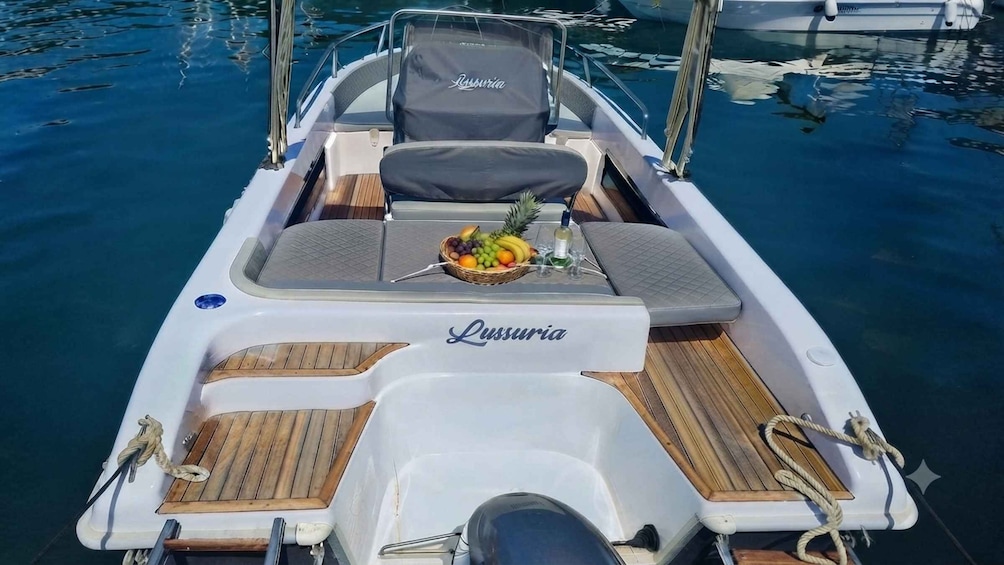 Amalfi Coast boat rental with or without a skipper 1