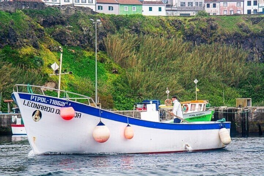 Tour on a traditional Azores boat and sunset 4