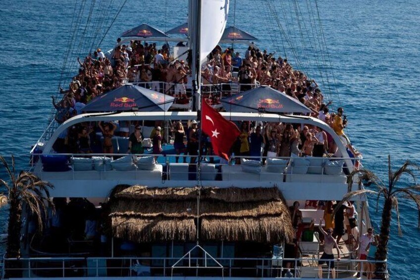 Alanya All Inclusive Night Disco Boat Party with Unlimited Drinks 1