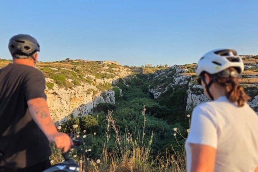 Sunset Bike Ride Enjoy Siracusa During the Golden Hour 3