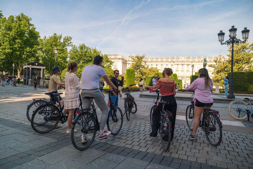 Picture 3 for Activity Madrid: Guided Bike Tour City Highlights Dutch and English 4