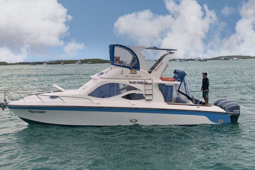 Maritime transfer between the Galapagos Islands 1