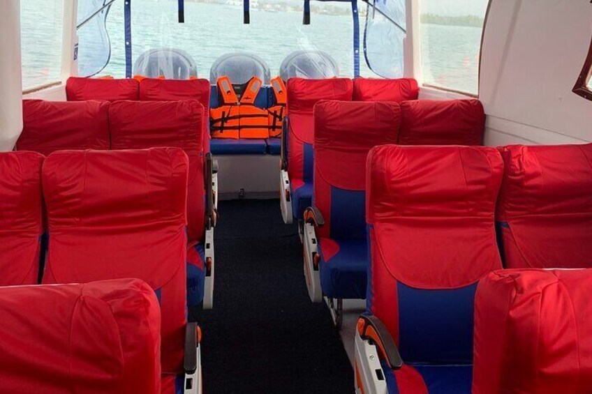 Maritime transfer between the Galapagos Islands 4