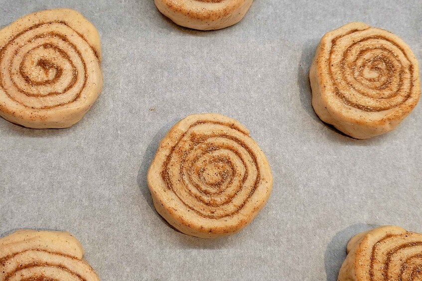 Picture 1 for Activity Swedish Cinnamon Roll Baking Class in Uppsala 3