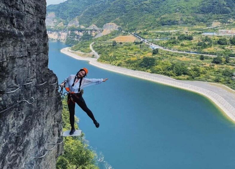 Chongqing Jinfoshan Via Ferrata Climbing Experience 1