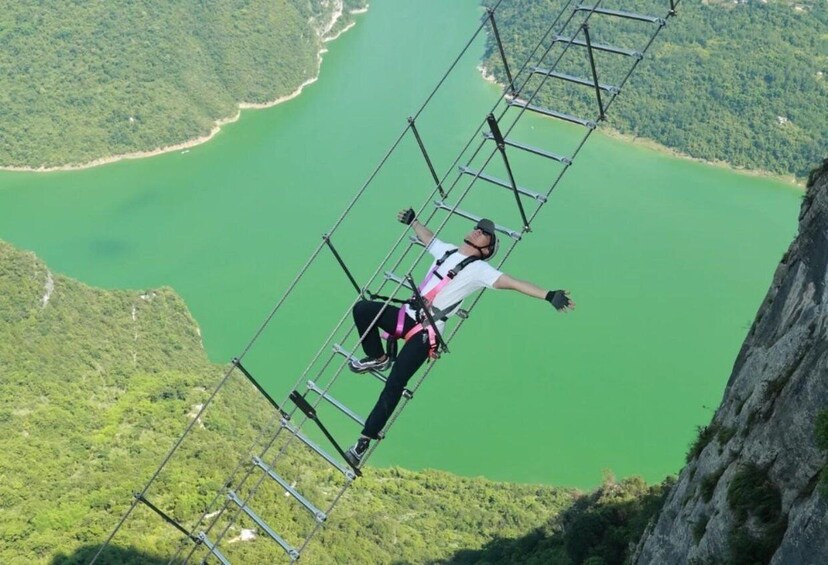 Picture 2 for Activity Chongqing Jinfoshan Via Ferrata Climbing Experience 4