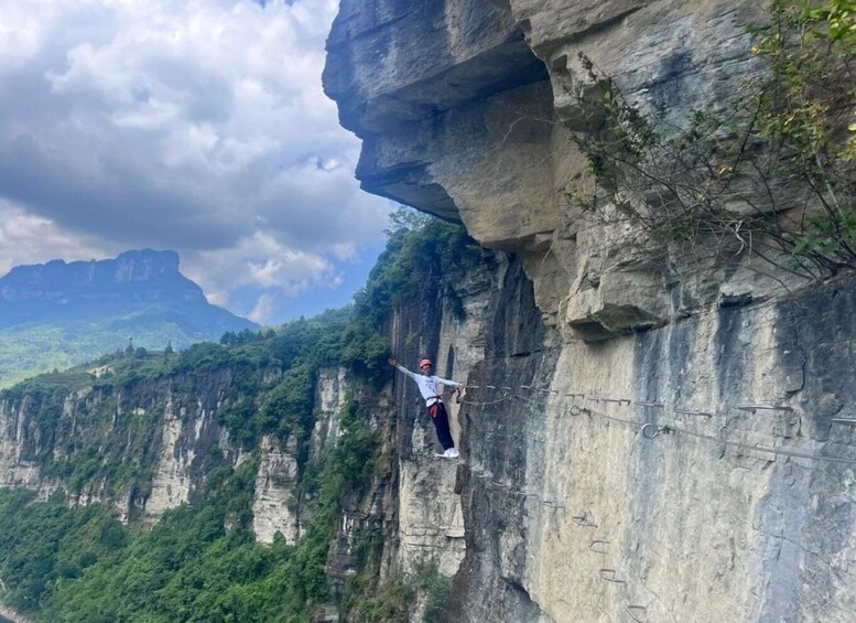 Picture 6 for Activity Chongqing Jinfoshan Via Ferrata Climbing Experience 5