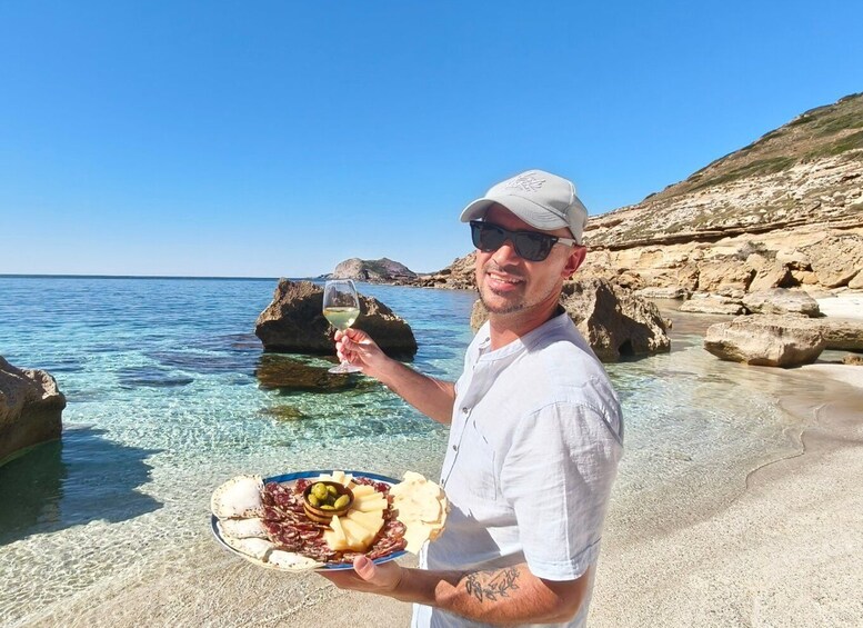 Picture 8 for Activity Alghero: Luxury in Nature – Secret Beaches, Snorkeling, and Lunch 5