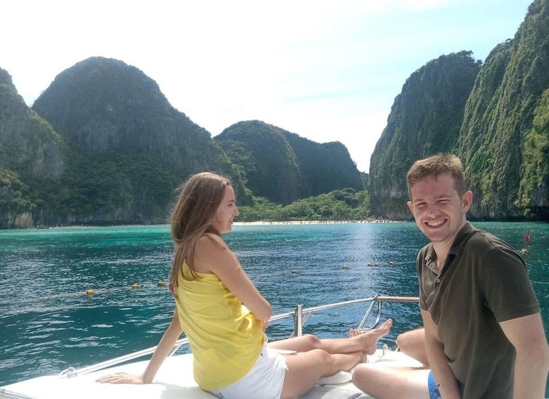Phuket: Private Sunrise Tour to Phi Phi & Bamboo Islands 1