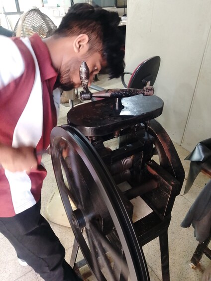 Picture 11 for Activity Kandy: Traditional gem & Jewelry making workshop with pickup 4