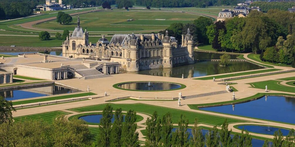 Picture 1 for Activity Chantilly: Château, Gardens & Great Stables Guided Tour 2