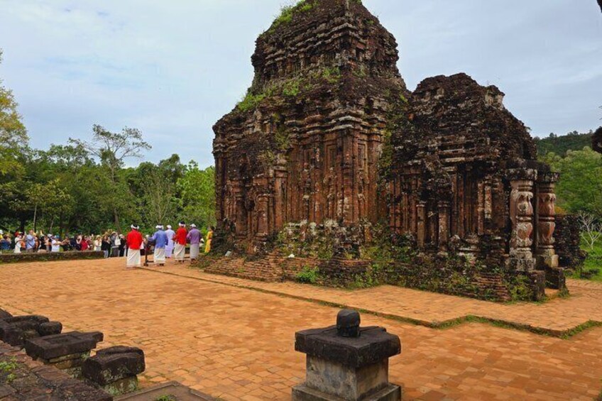 Explore My Son Sanctuary by Jeep from Hoi An 4
