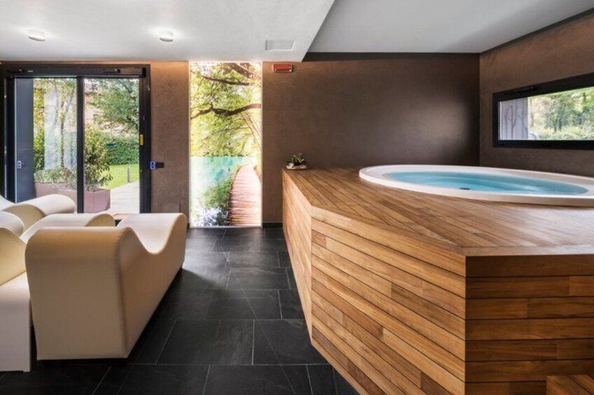 Spa Wellness Experience with Sparkling Wine 1