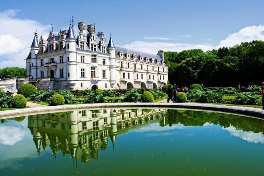 Private Luxury Loire Valley Castles Tour from Paris 1