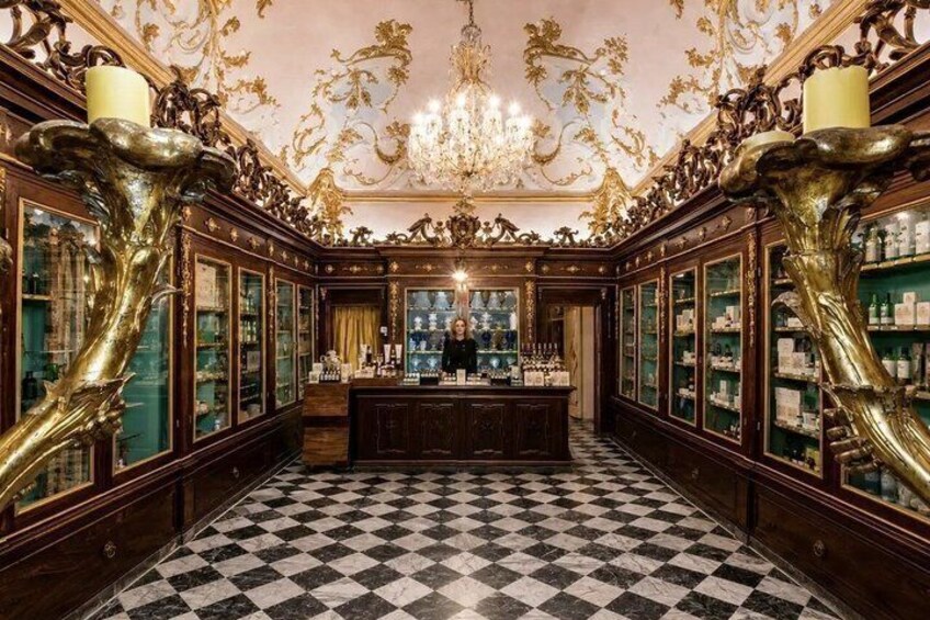 Florence: Santa Maria Novella Basilica & Perfume Tour 5
