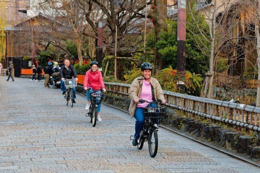 Kyoto's Historic Districts and Scenic Routes E-Bike Adventure 2