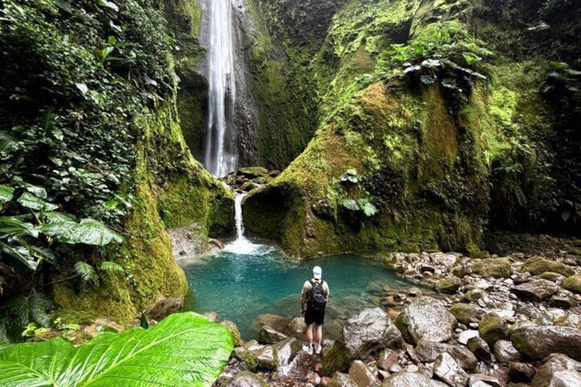 Vuelta al Cañón Waterfall Hike in Bajos del Toro 5