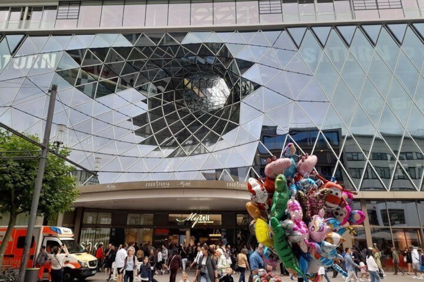 Frankfurt City Walk with Audio Guide in 7 Languages on your Phone 2