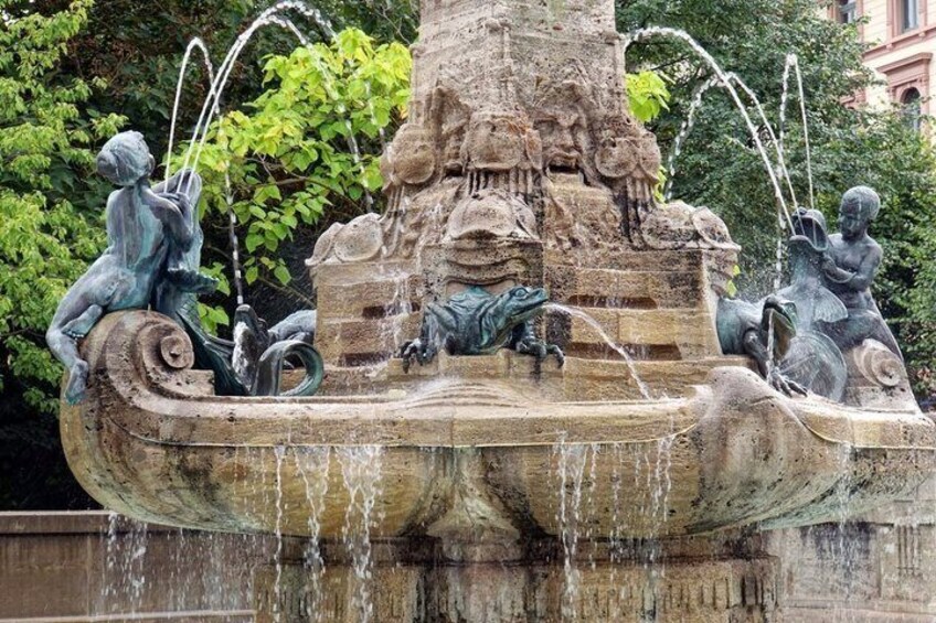 Frankfurt City Walk with Audio Guide in 7 Languages on your Phone 5