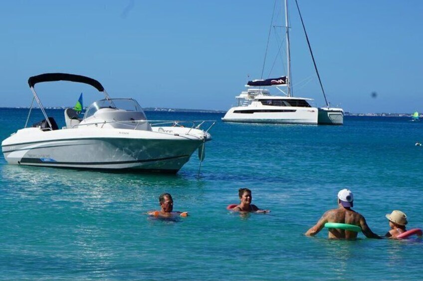 Fun and discovery of SXM on the water 1