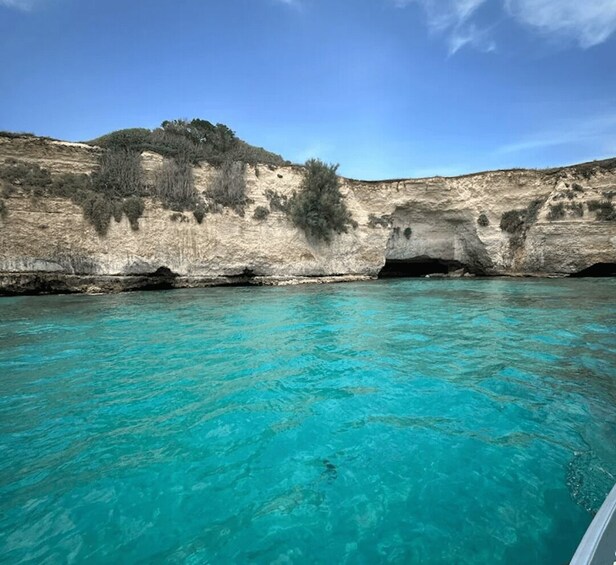 Picture 1 for Activity San Foca: Daily rental of a 40 HP boat without a boating license 2