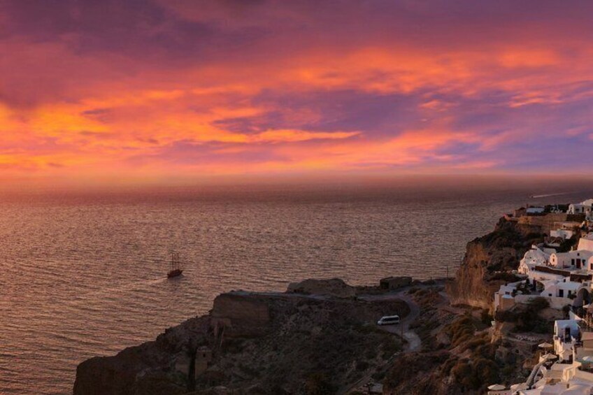Full Day Santorini Volcano and Oia Sunset Tour 1