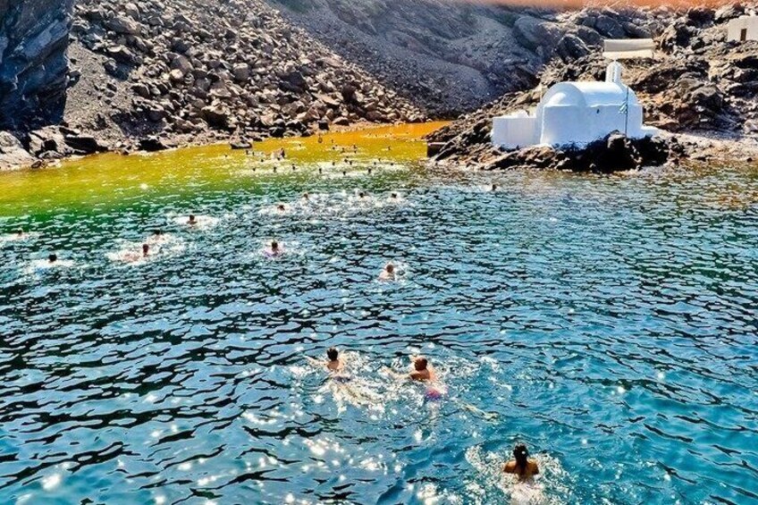 Full Day Santorini Volcano and Oia Sunset Tour 4