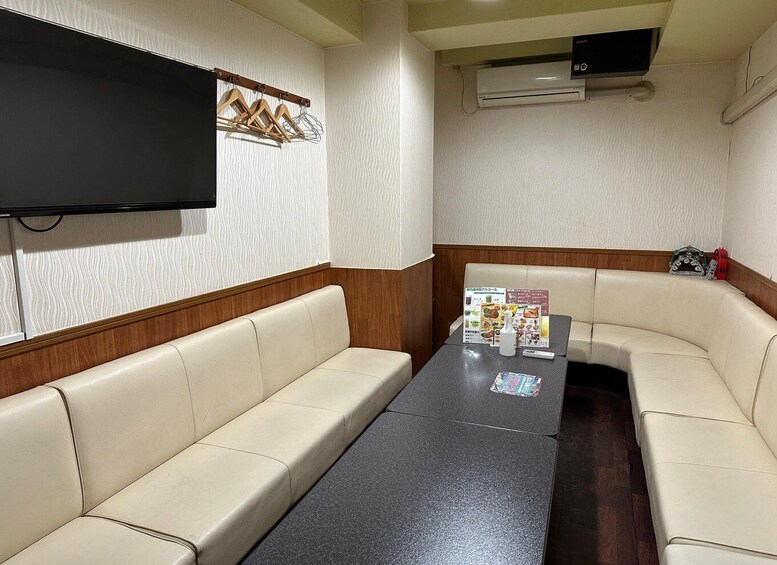 Picture 3 for Activity Tokyo: Karaoke at 110-Year-Old Tea House Morinoen 2