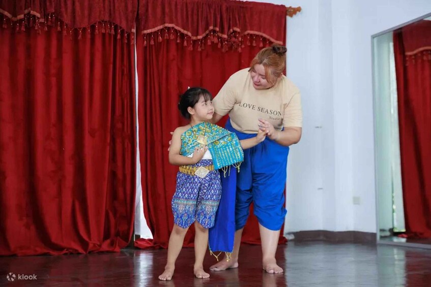 Picture 1 for Activity Chiang Mai: Culture Class Tradition Dance with Photo&Costume 4