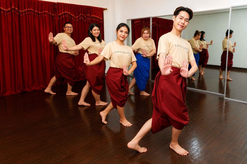 Chiang Mai: Thai Dance Class 4