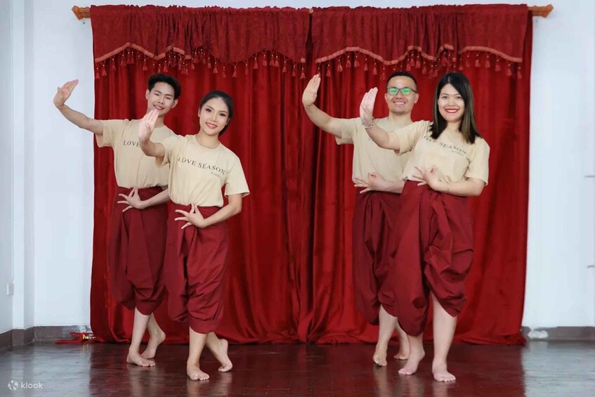 Picture 4 for Activity Chiang Mai: Culture Class Tradition Dance with Photo&Costume 5