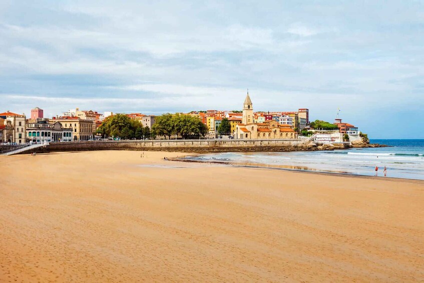 Picture 6 for Activity Hello Gijón: Private 2-Hour Intro City Walk with Local Guide 2