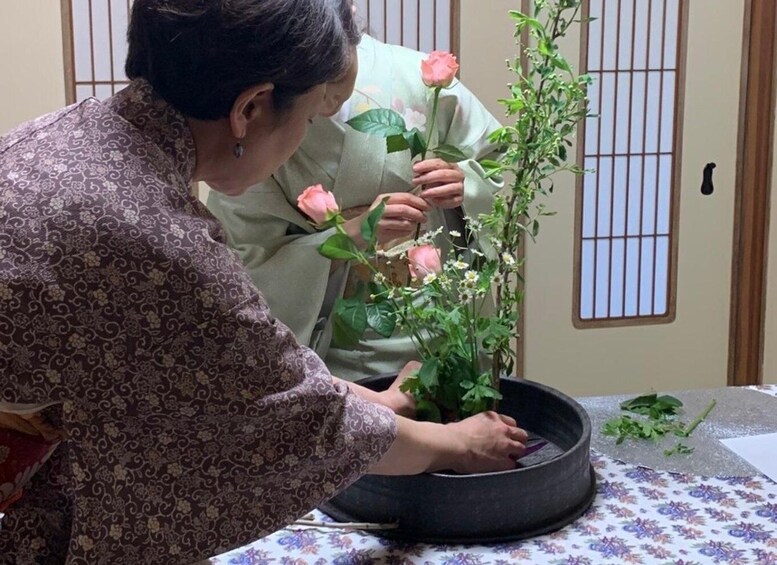 Kanazawa: Ikebana Workshop with Kimono Option (Location A) 1