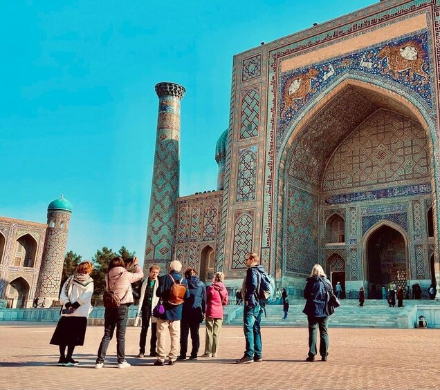 Samarkand Historical Walking tour with coffee break 1