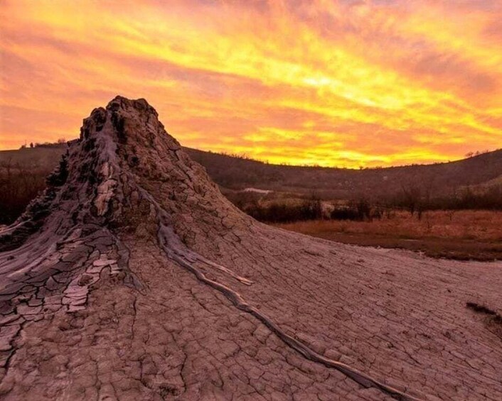 Sunset among mud volcanoes: guided visit to the Salse di Nirano by night 1