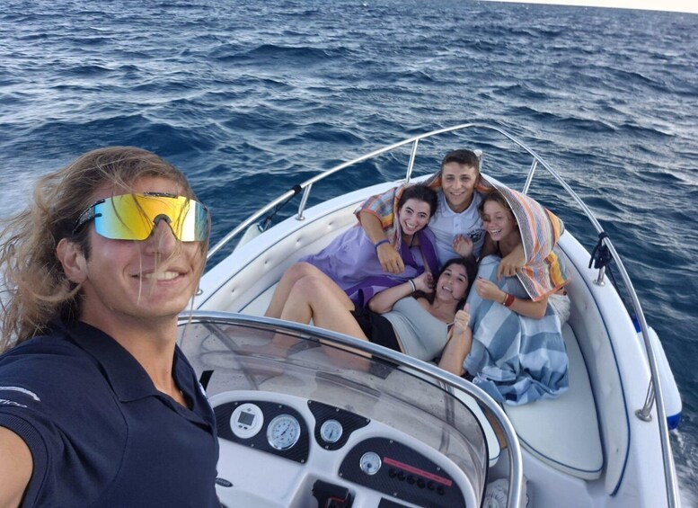 Picture 2 for Activity Daily guided boat tour to Andora: Breathtaking views 2