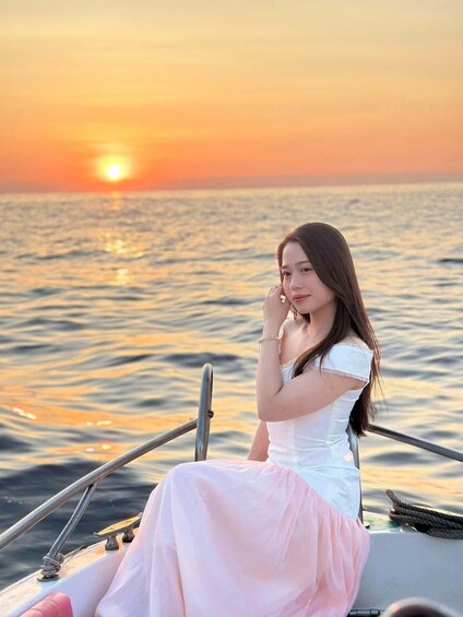 Quy Nhon: Sunrise Speedboat & 1-Hour Free Time at Eo Gio 1