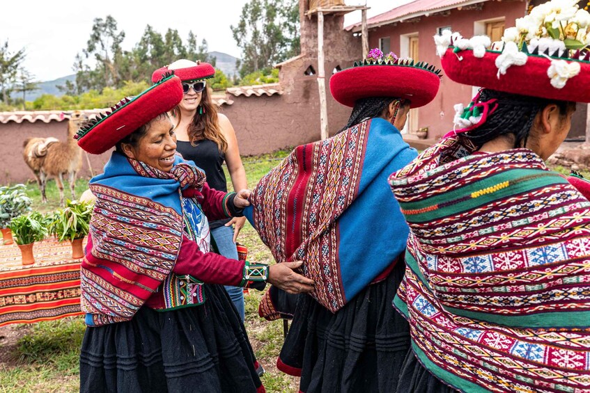Picture 8 for Activity Cusco: Quechua Village Visit with Local Meal & Textiles 3