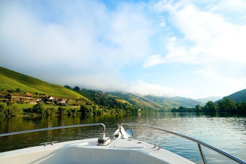 3H Pinhão to Régua Douro Cruise with Lock Wine and Tapas 4